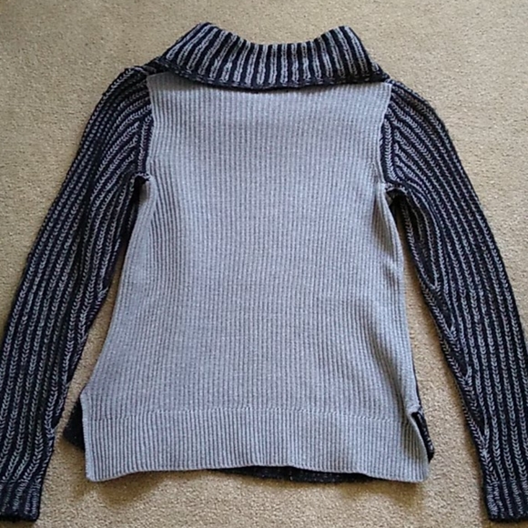 DKNY Jeans black and grey sweater - Picture 3 of 5